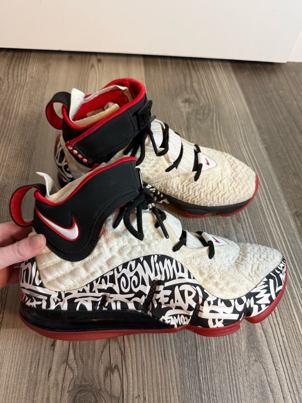 Nike Lebron XVII Graffiti
